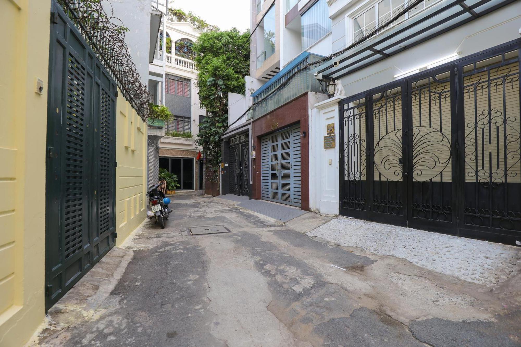 Căn hộ Cozy In Phu Nhuan District Near District 1 *